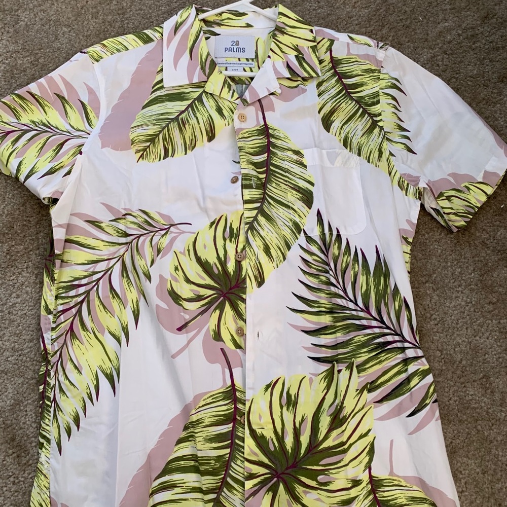 Men’s short sleeve camp collar button down